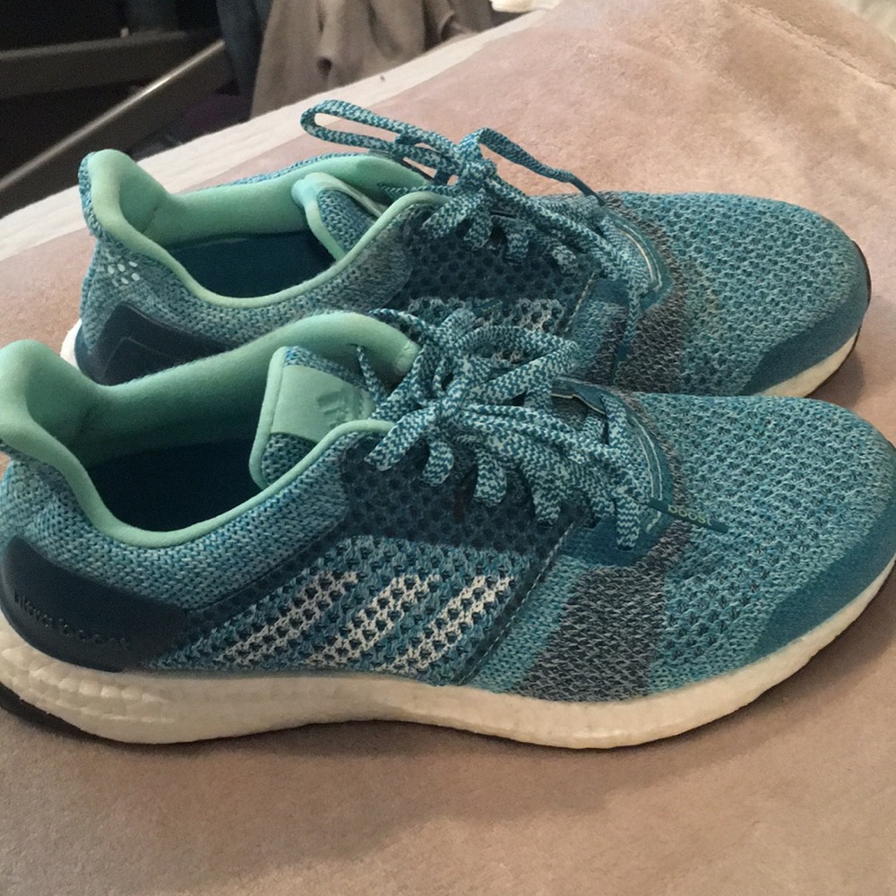 7.5 ultra boost running sneakers